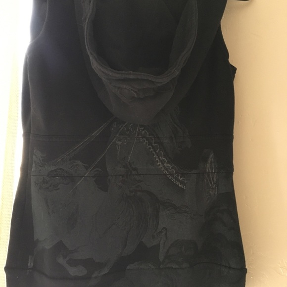 Best - Picture 2 of 3